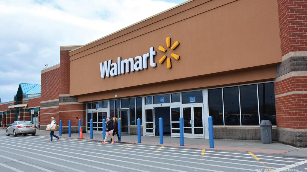 Walmart aims to lower food costs to entice customers to buy other products